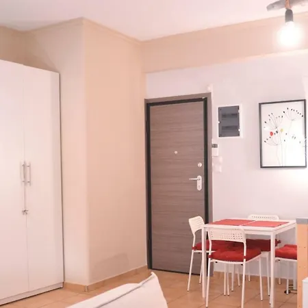 Athens Modern Minimalistic Sunny Studio With Balcony-2